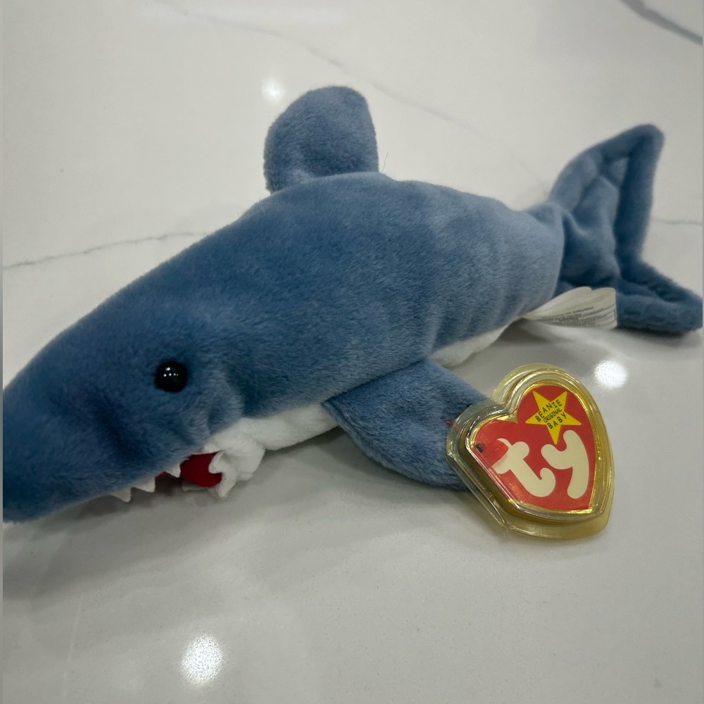 Rare Beanie Babie Crunch with tag errors